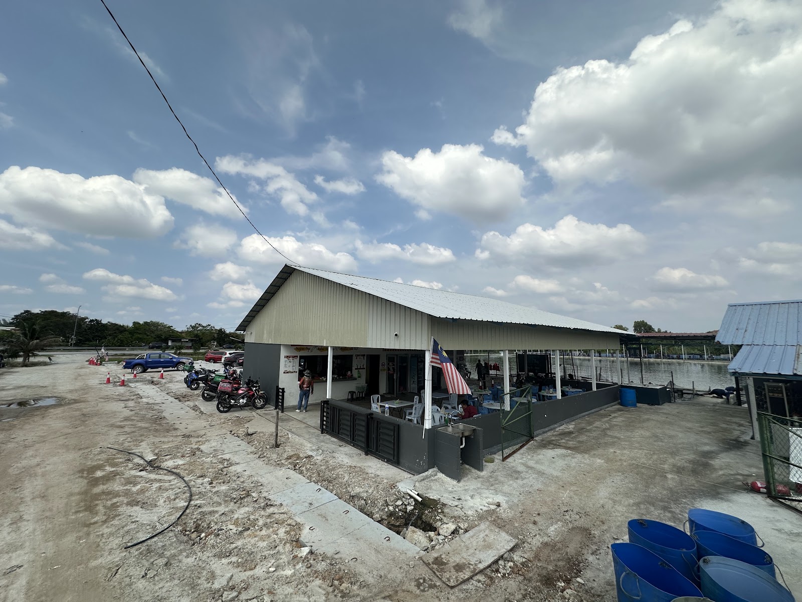 Tuan Tanah Fishing Centre, kolam pancing di Sungai Buloh, Selangor (gambar 2)