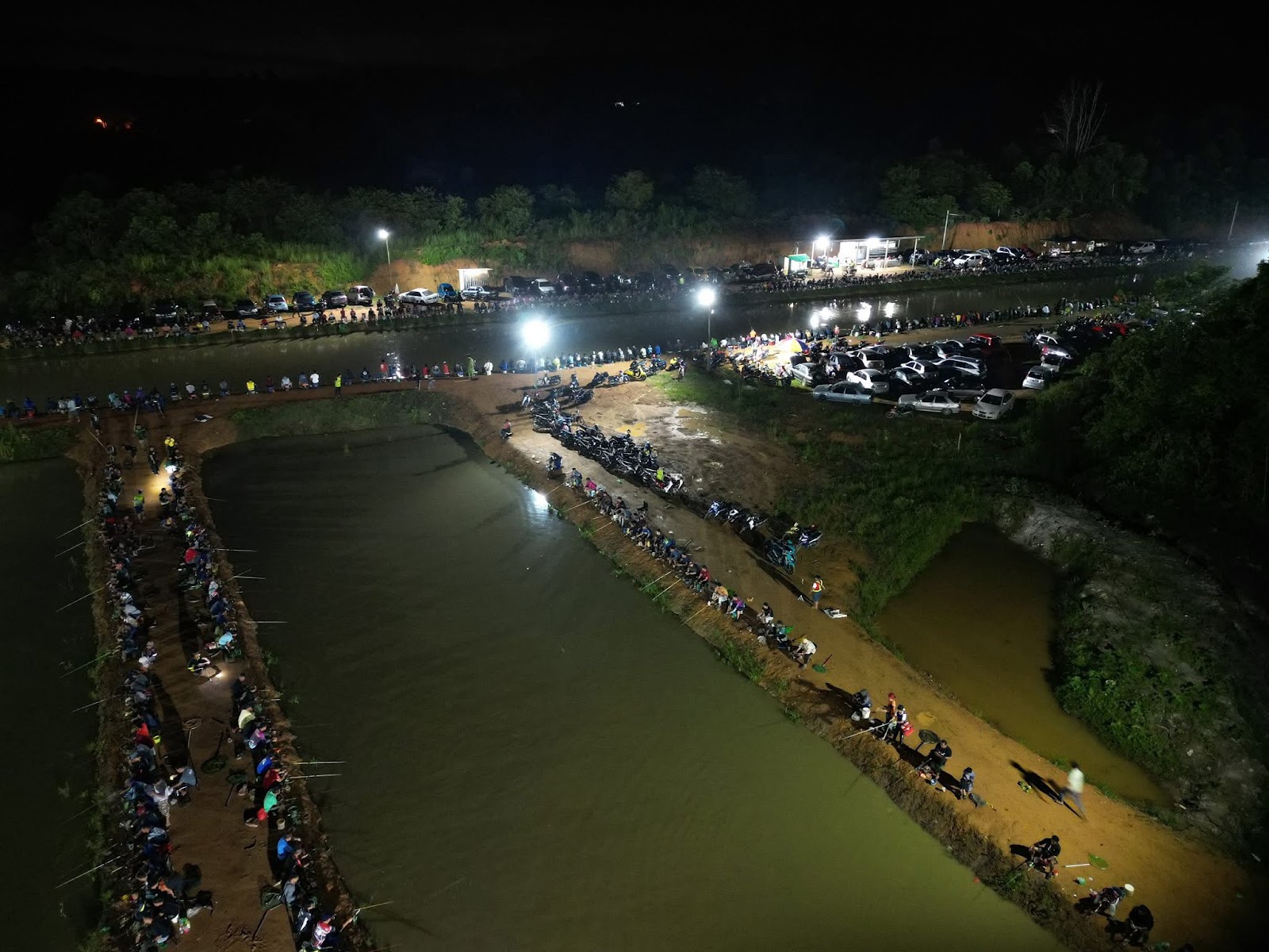 Kolam pancing Kolam Pancing Kojie Batik Lubuk Perah