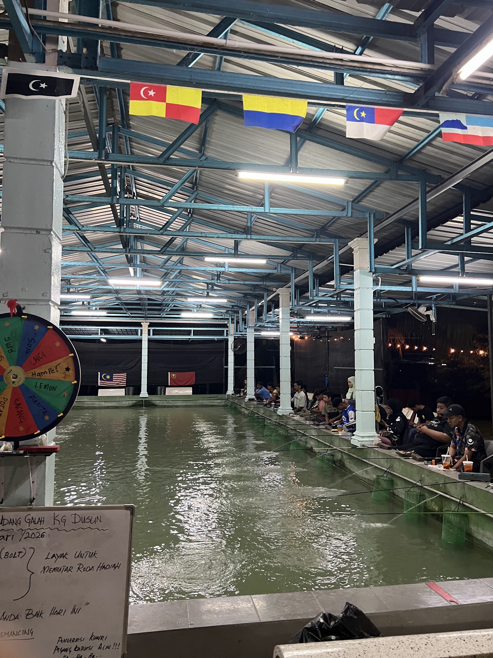 Kolam pancing Kolam Memancing Udang Galah Kampung Dusun