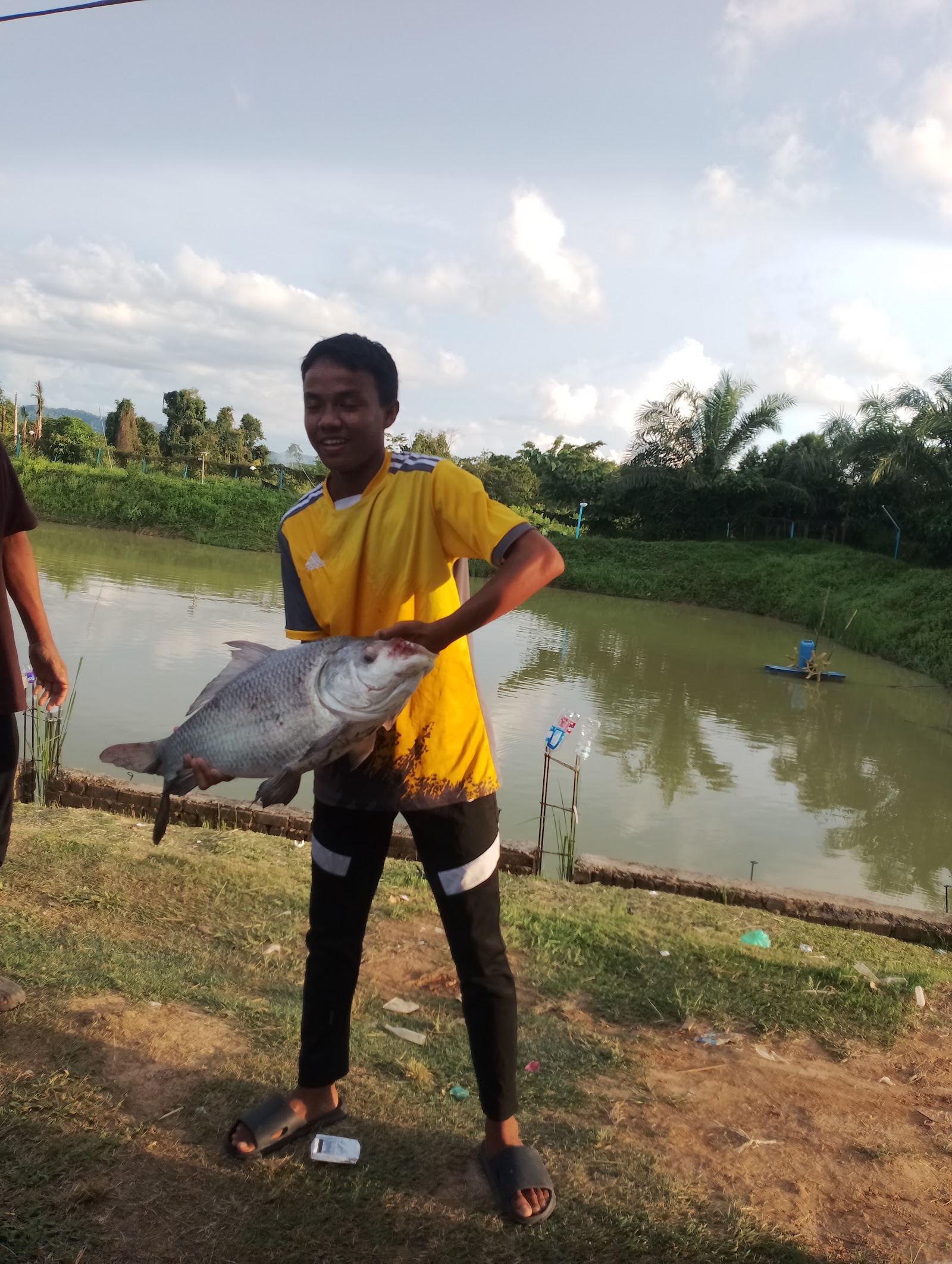 Kolam pancing Kolam Layan Paktam bukit ular