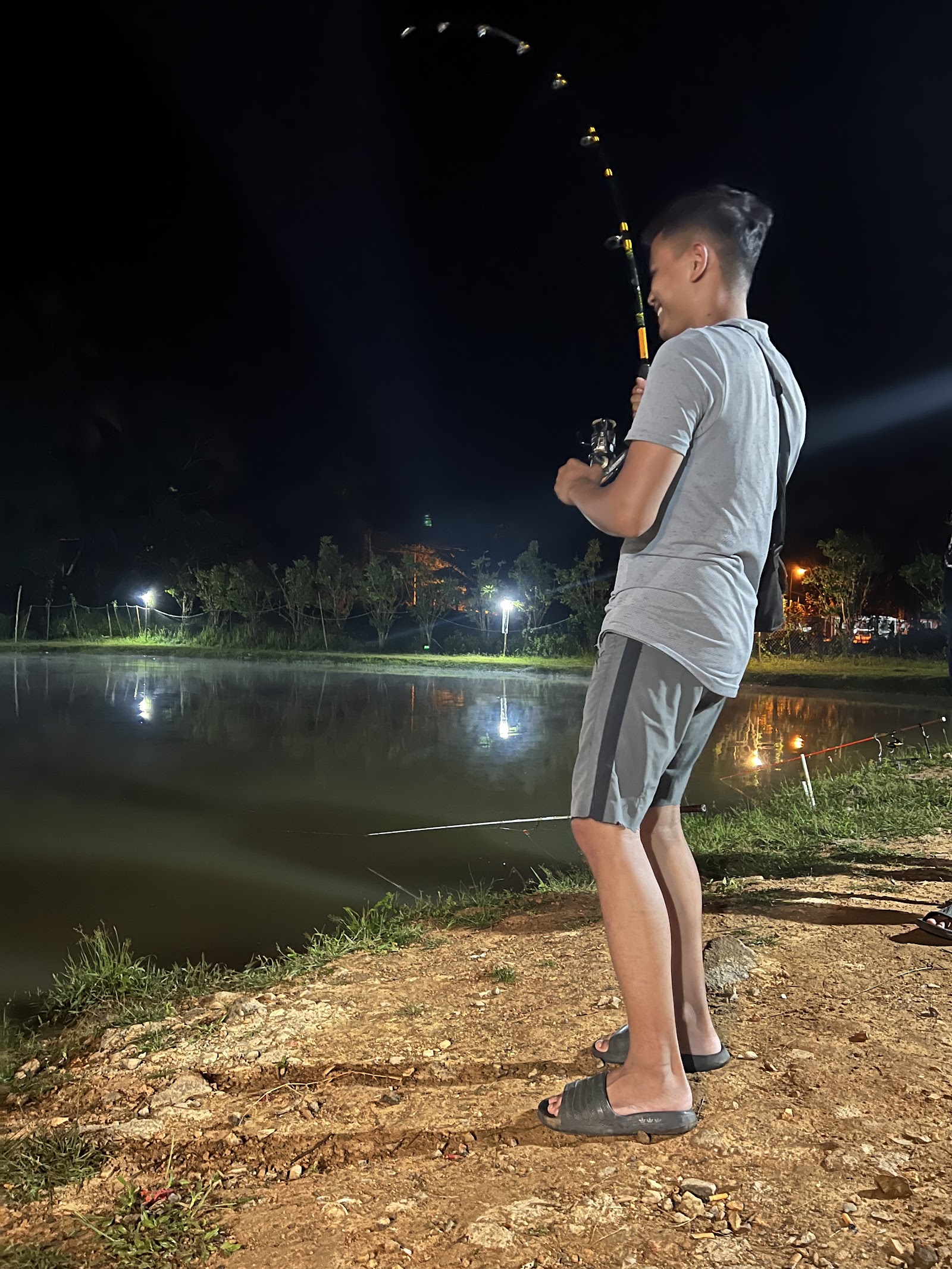 kolam pancing pencawang mela, kolam pancing di Kuala Lipis, Pahang (gambar 3)