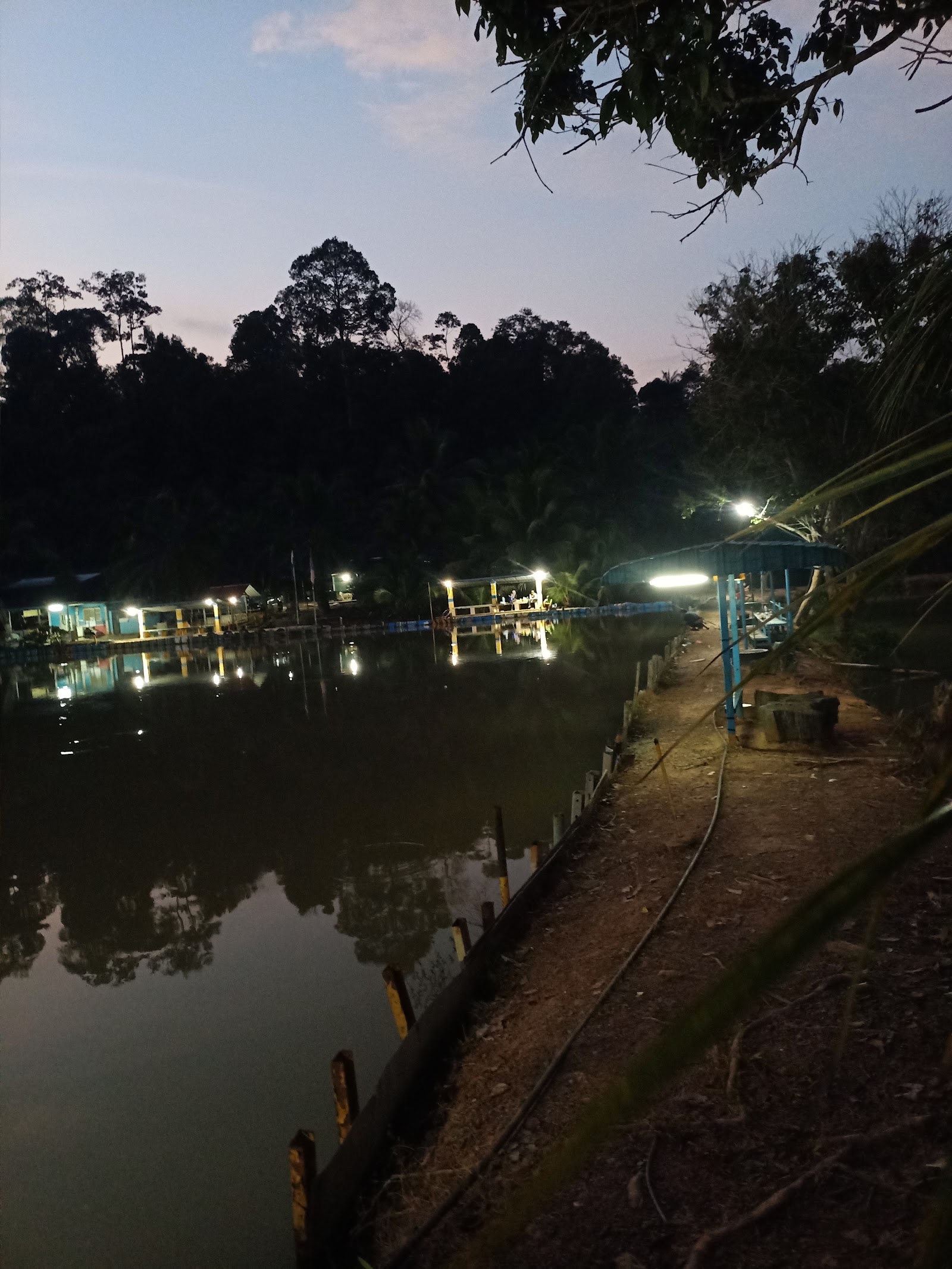 KOLAM PANCING INDRA KAYANGAN, kolam pancing di Jerantut, Pahang (gambar 2)