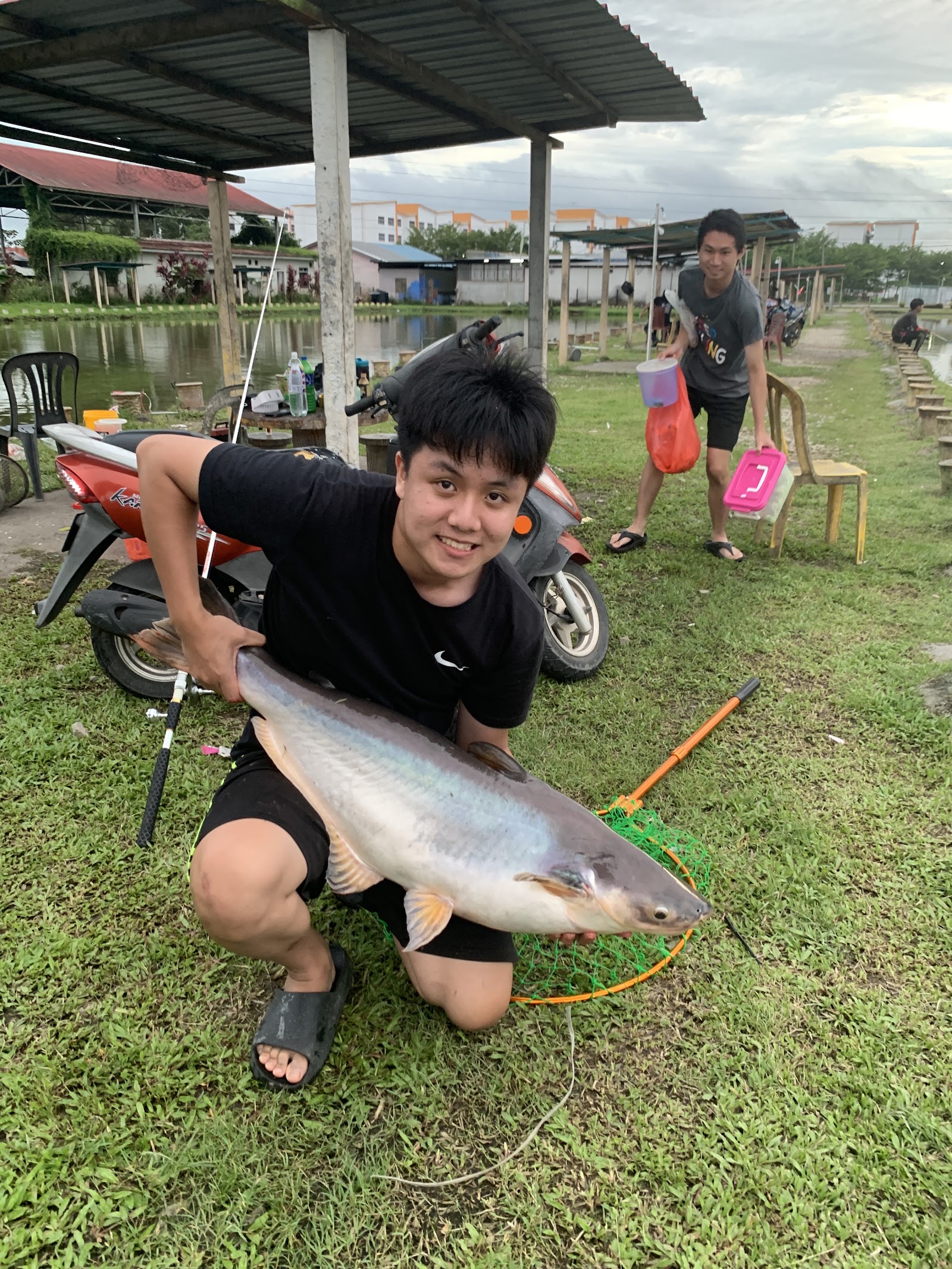 FAIZAL JORAN, kolam pancing di Parit Raja, Johor (gambar 3)