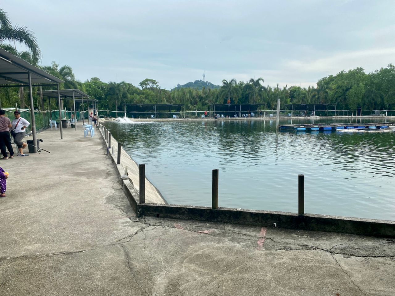 Kolam pancing Six Two Fishing Recreation Center