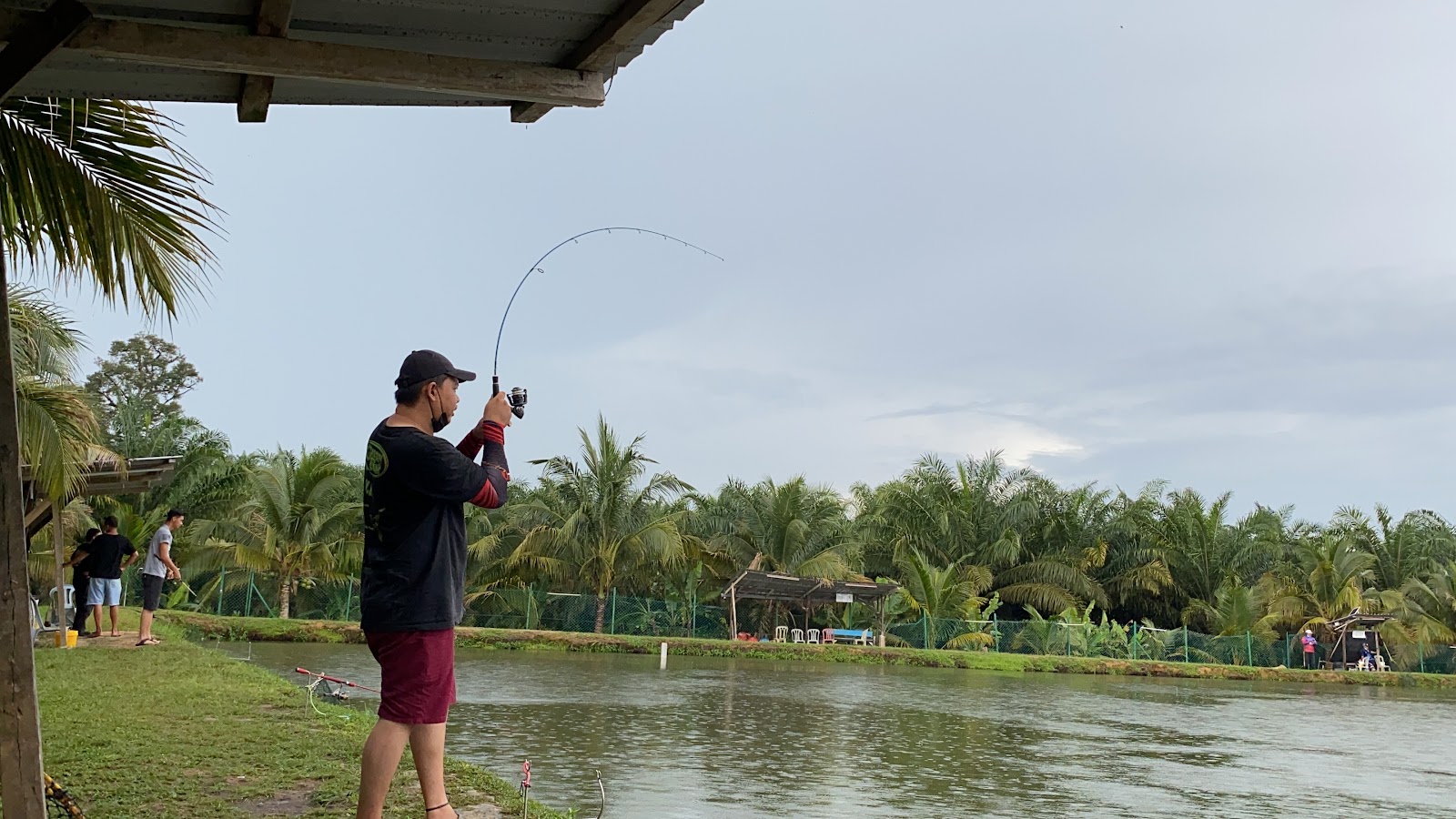 Kolam pancing Summer Fishing Village