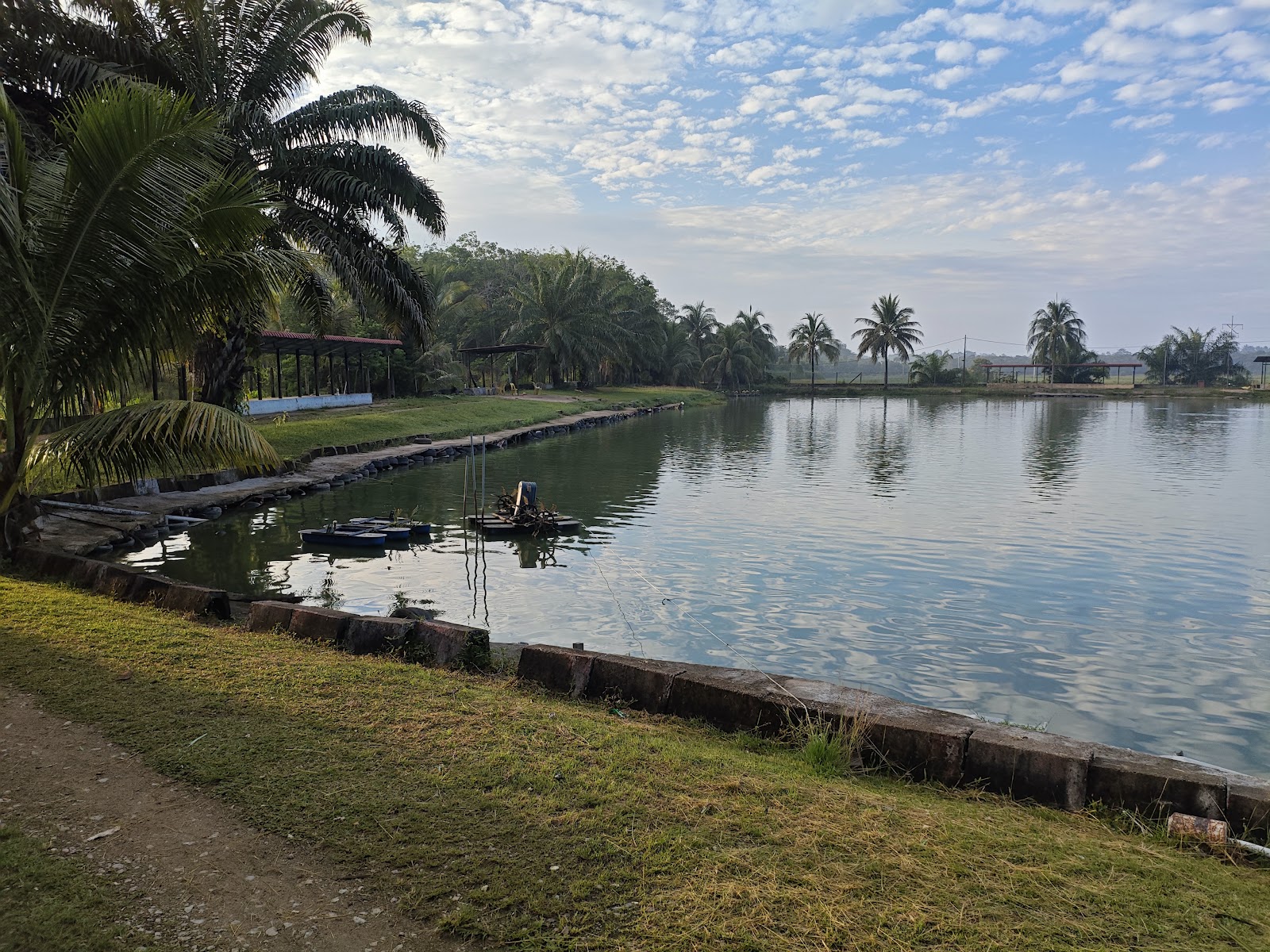 Kolam pancing Mtg Fishing Park