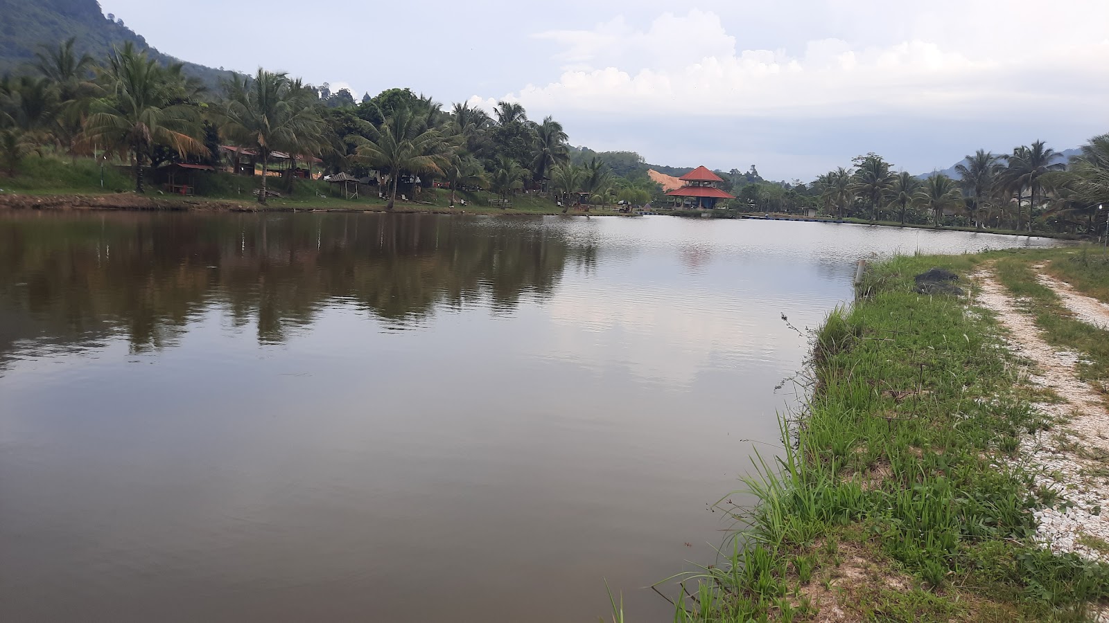 Kolam Pancing & Rekreasi Bayu Lenang, Kampung Baru Batu Papan fishing pond