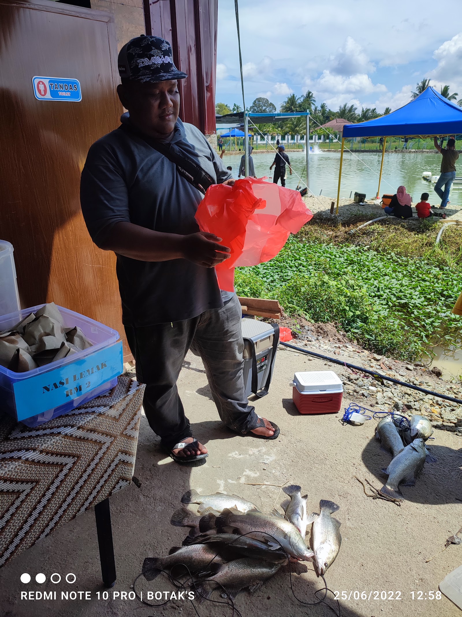 KOLAM AIR MASIN 99 AMJ, fishing pond in Ayer Molek, Melaka (photo 3)