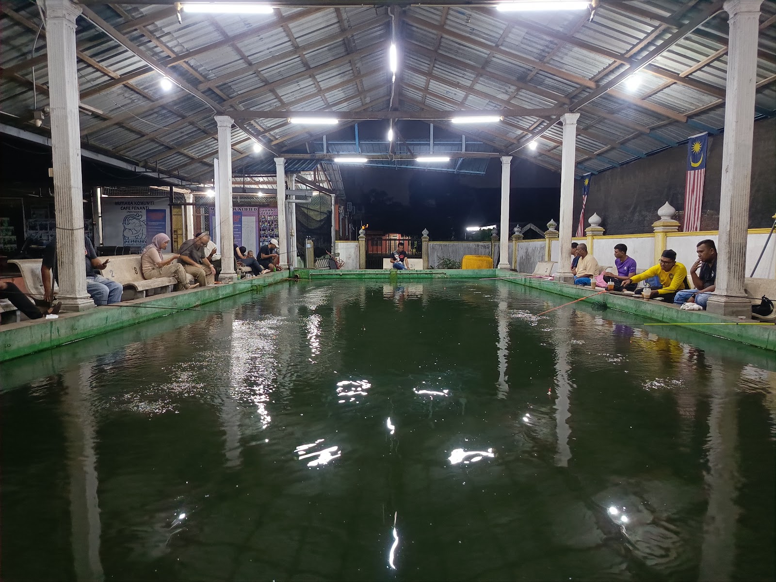 Mutiara Komuniti Cafe @ Kolam Udang Galah Penanti fishing pond