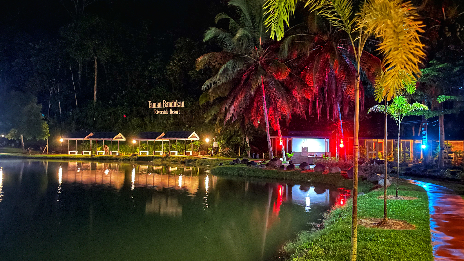 Kolam pancing Fishing Park by Bandukan Resort