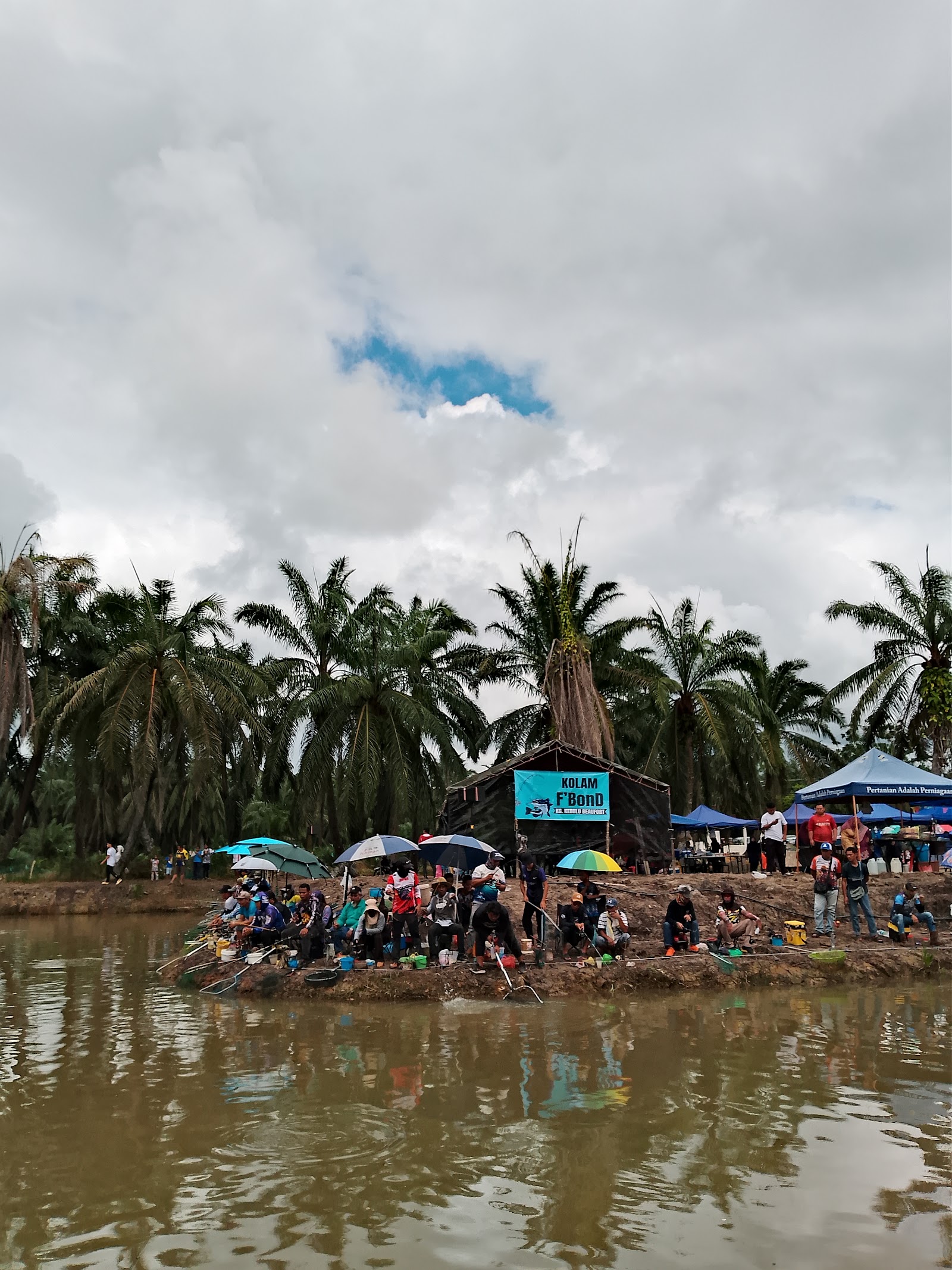 Kolam pancing Kolam F'Bond