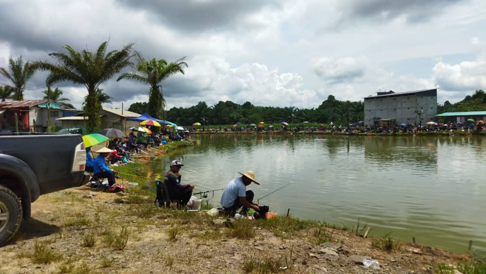 Kolam pancing Million fish pond
