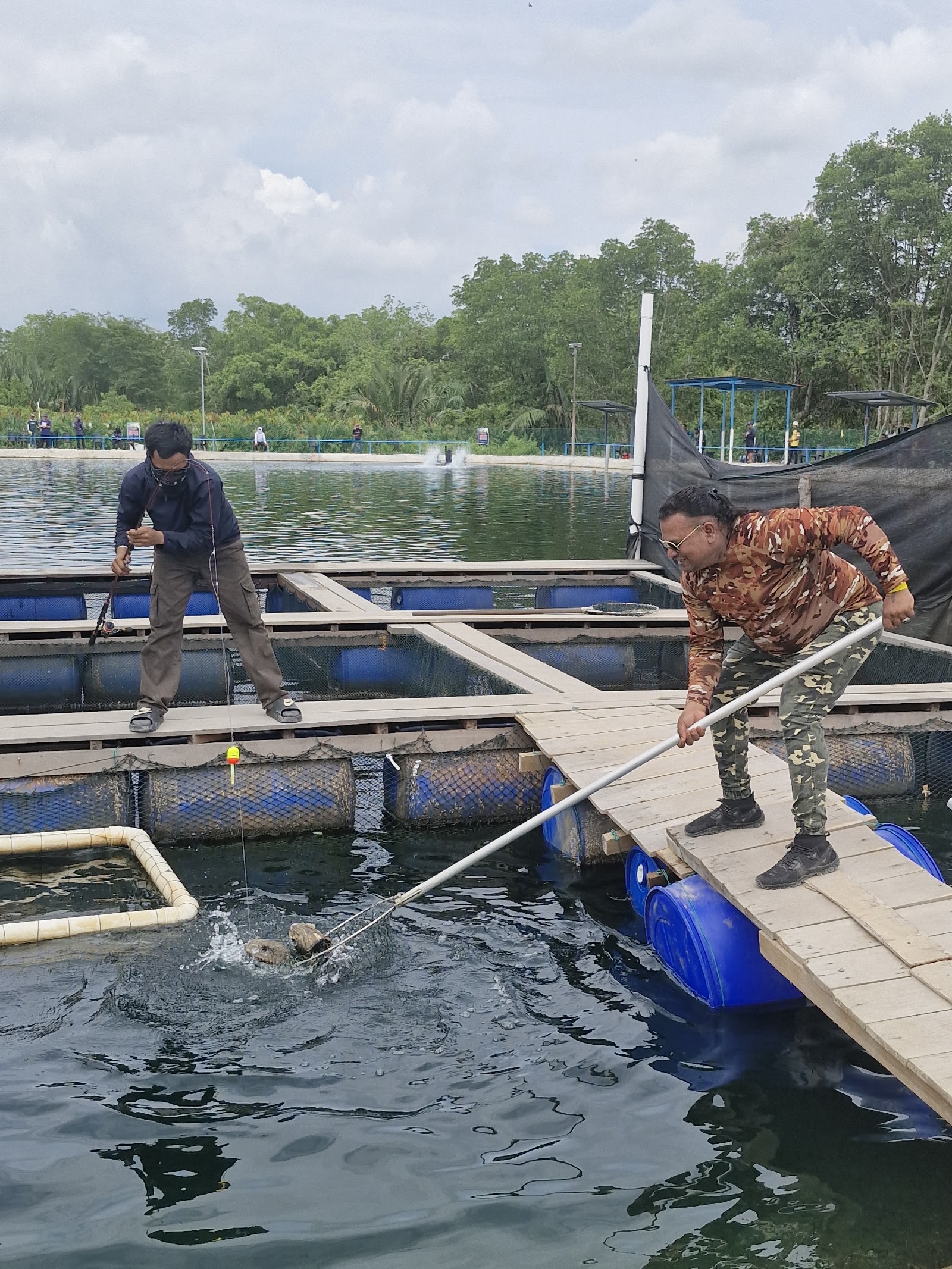 KOLAM PANCING AIR MASIN D'bakau Sepetang fishing pond