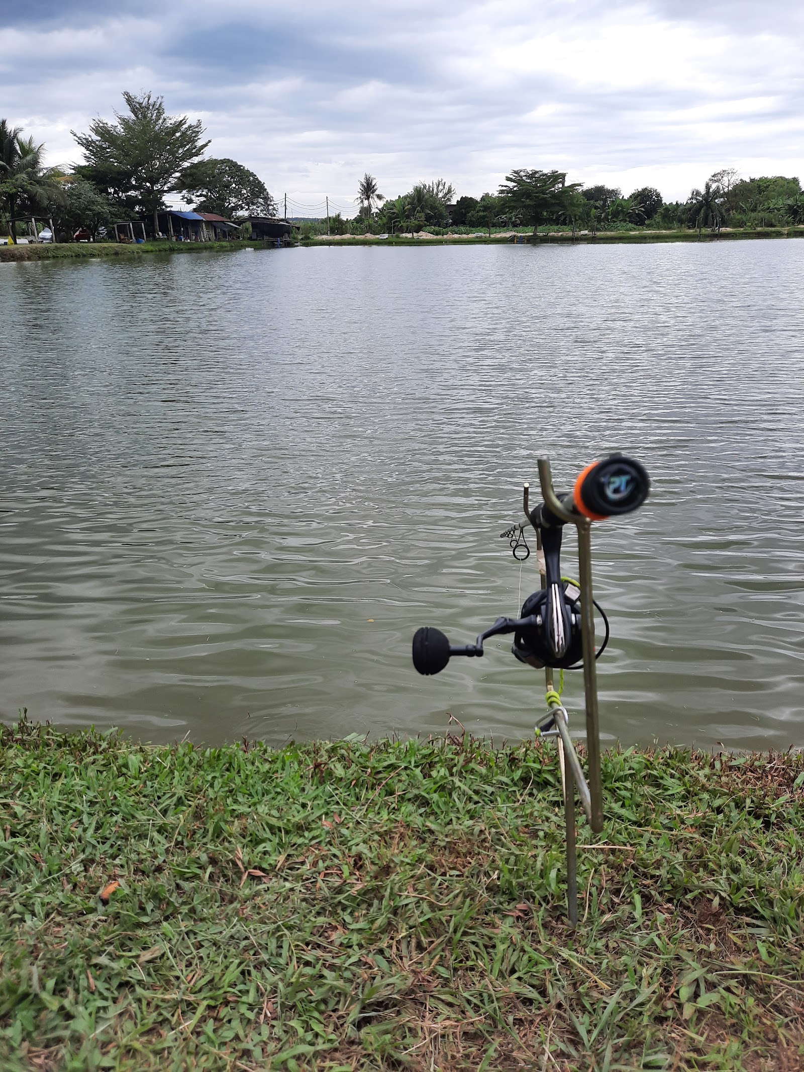 Kolam Pancing Atok, kolam pancing di Gopeng, Perak (gambar 2)